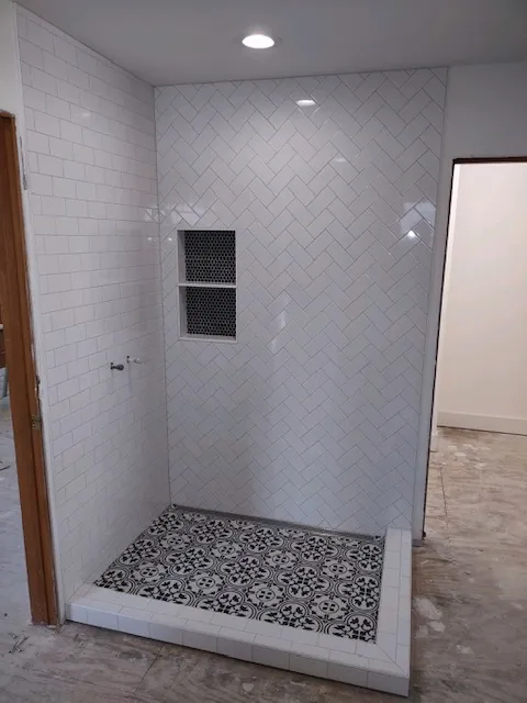 DeGraaf-shower-Image-007 Bathroom Tile | DeGraaf Interiors