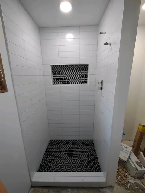 DeGraaf-shower Shower Room Tile | DeGraaf Interiors