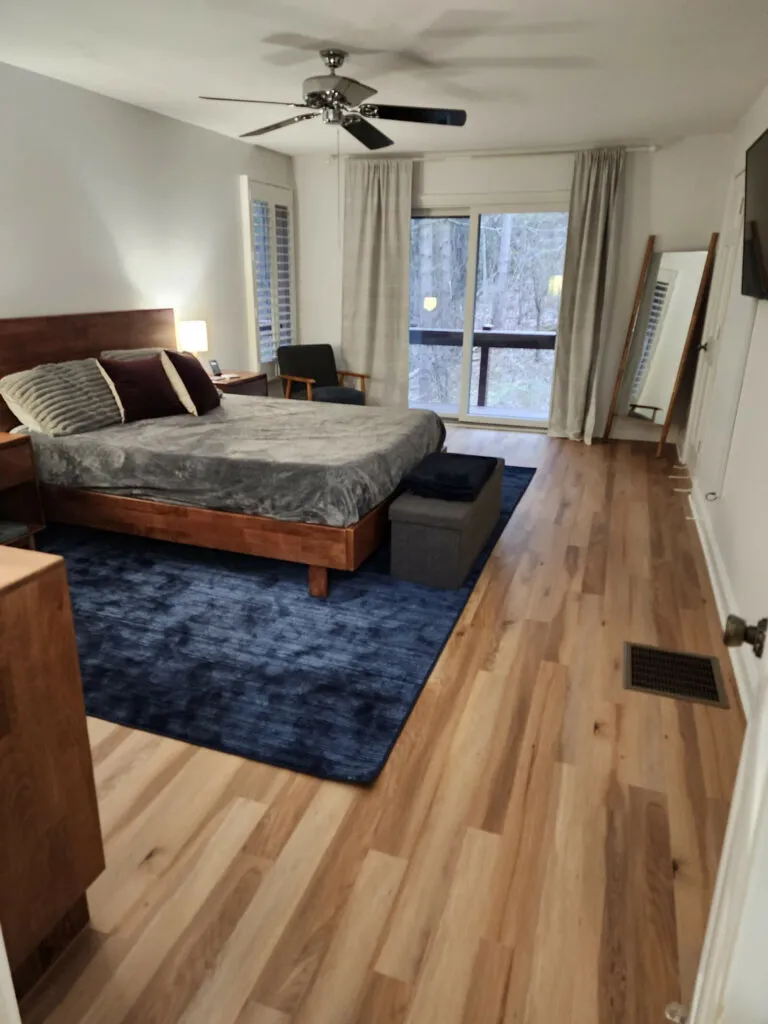 DeGraaf-vinyl-gal-img001 Vinyl Flooring | DeGraaf Interiors