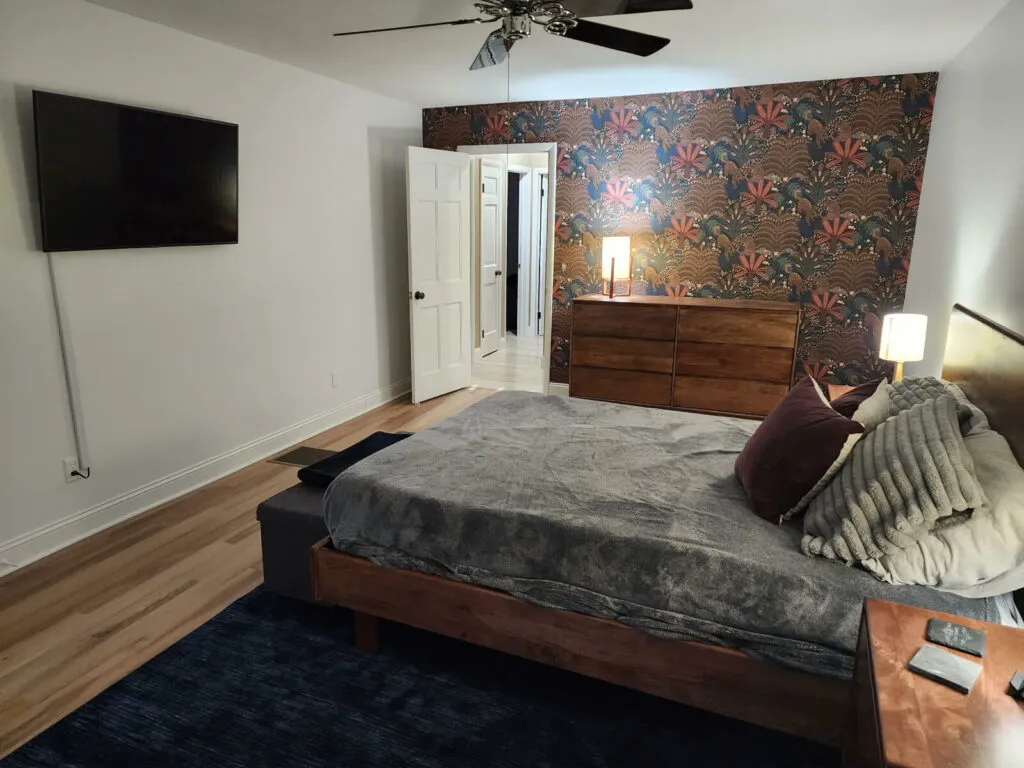DeGraaf-vinyl-gal-img002 Bedroom Vinyl Flooring | DeGraaf Interiors
