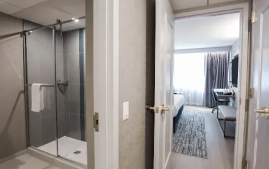 radisson-kzoo-guestroom-1 Radisson Plaza Hotel Flooring | DeGraaf Interiors