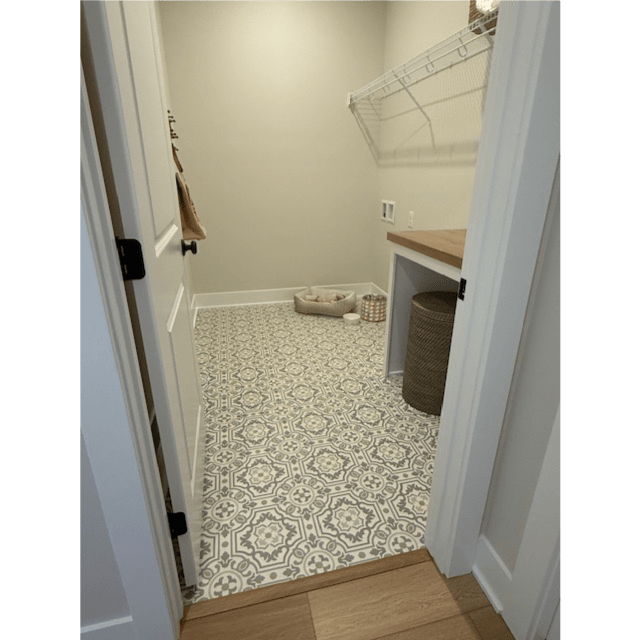 Vinyl Vinyl | DeGraaf Interiors