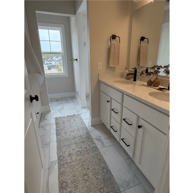 Vinyl Vinyl | DeGraaf Interiors